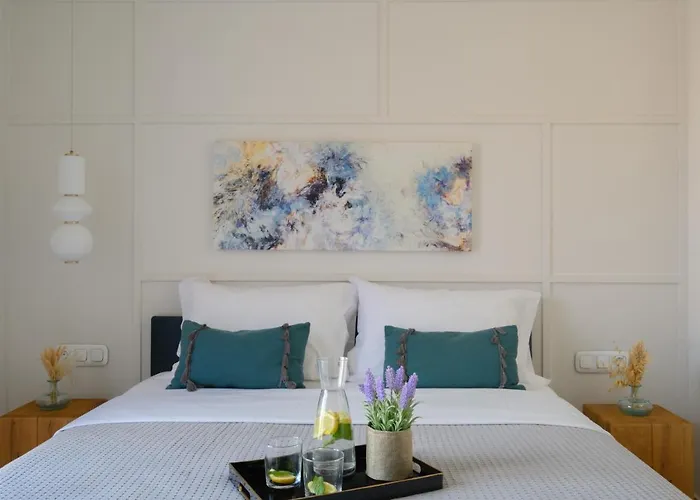 Vicanti Luxury Пилос